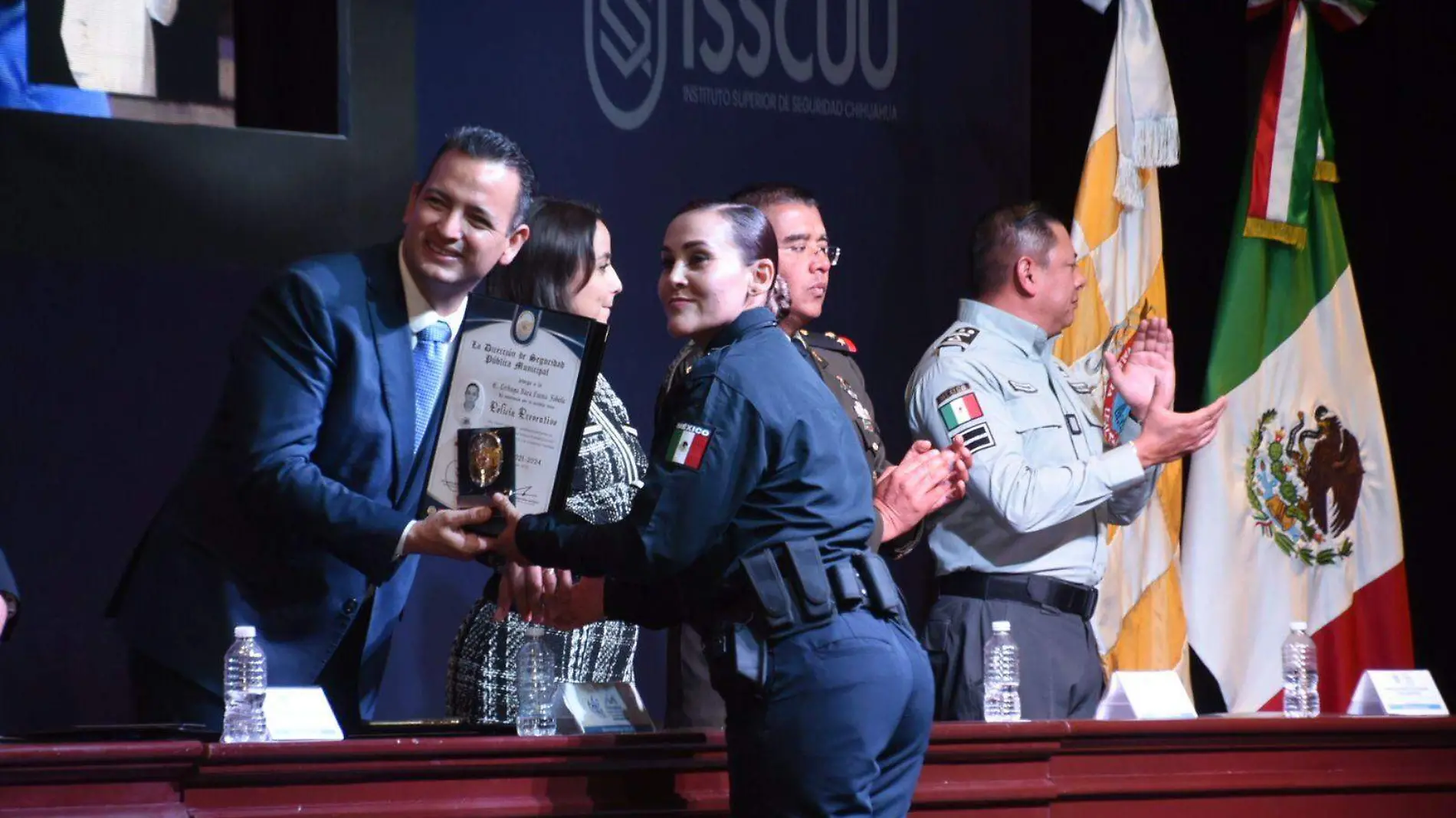 graduados del isscuu